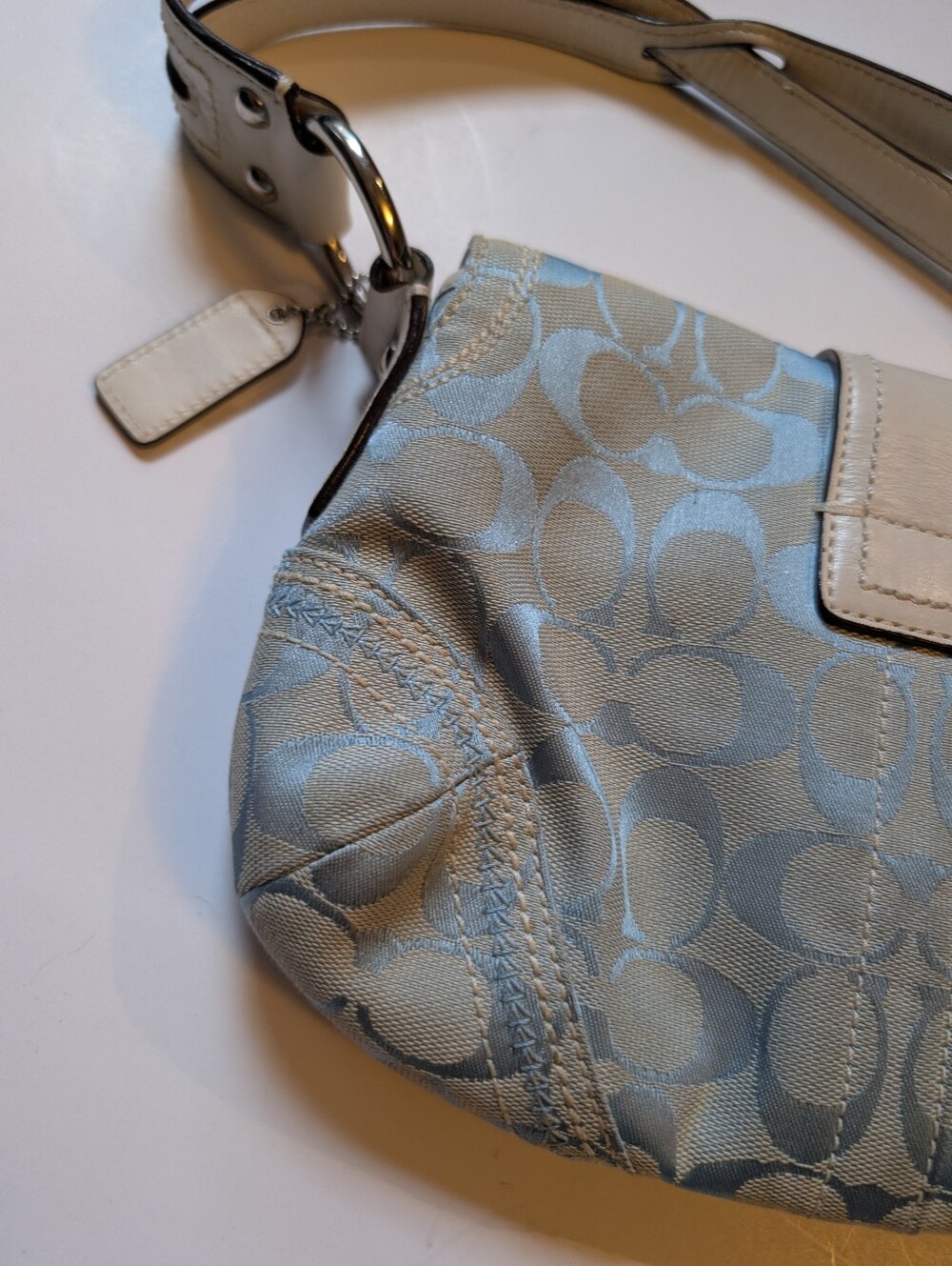 Vintage Coach Soho Signature Flap Shoulder Bag Blue White Buckle Y2K In VGUC - Picture 11 of 14